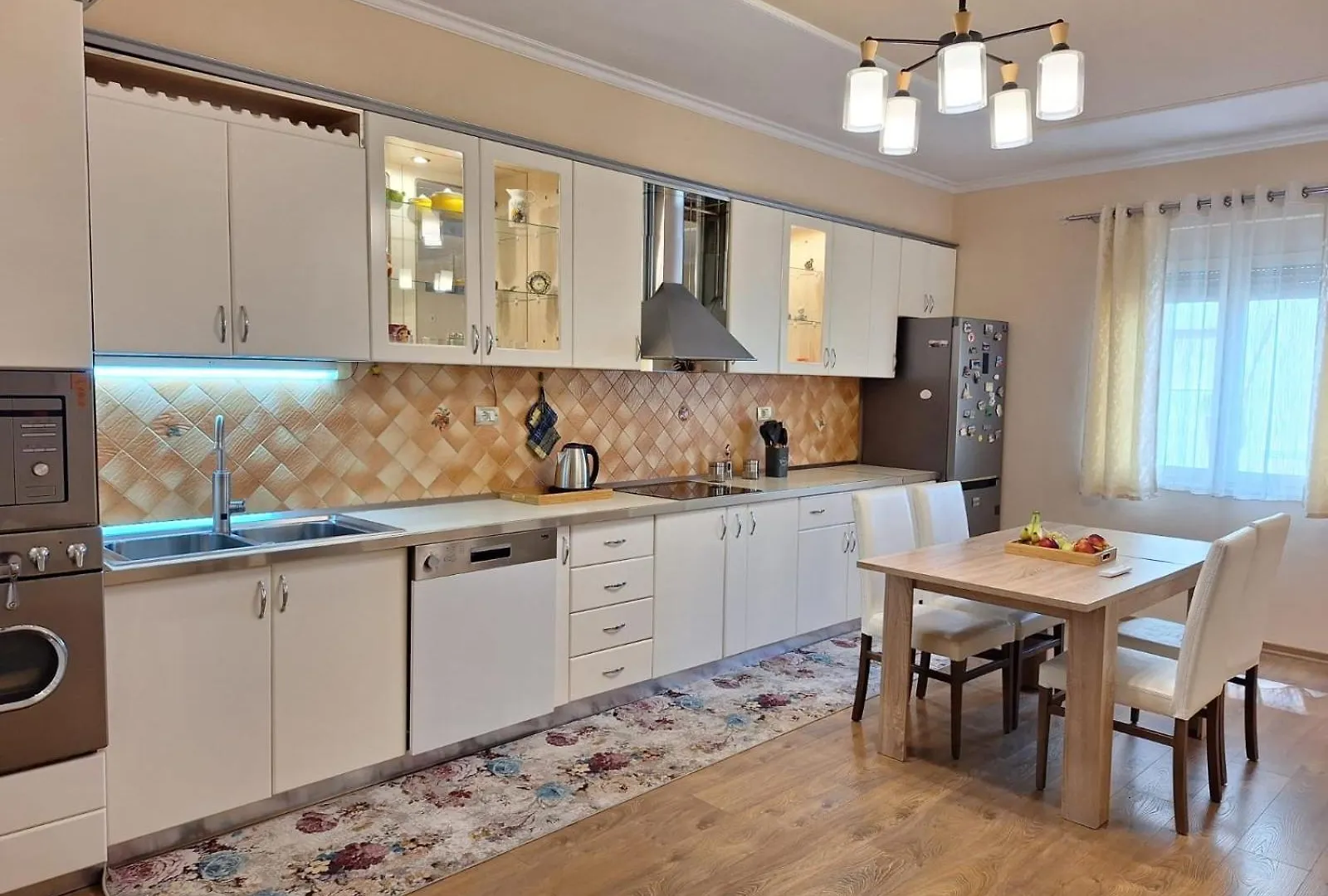 Alb Apartment Tirana 0*,